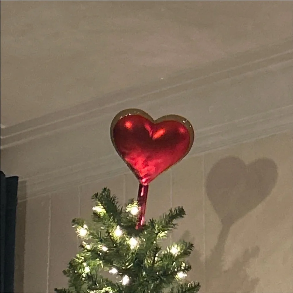 GORGEOUS🫶 Red Heart Tree Topper with Gold Glitter